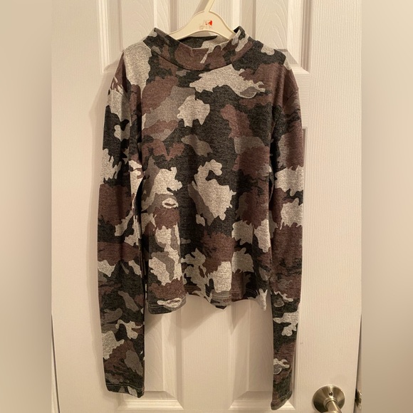 Long sleeve shirt - Picture 1 of 1